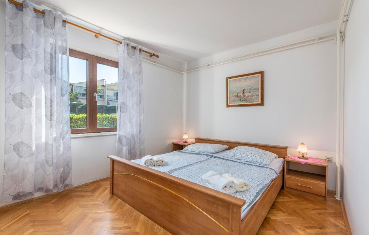 Apartments Feniks 波雷奇 外观 照片