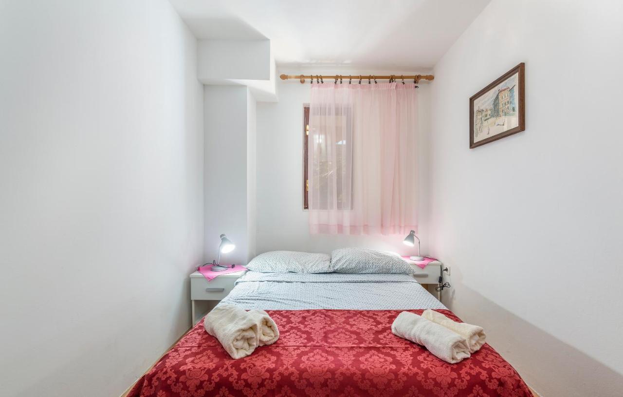 Apartments Feniks 波雷奇 外观 照片
