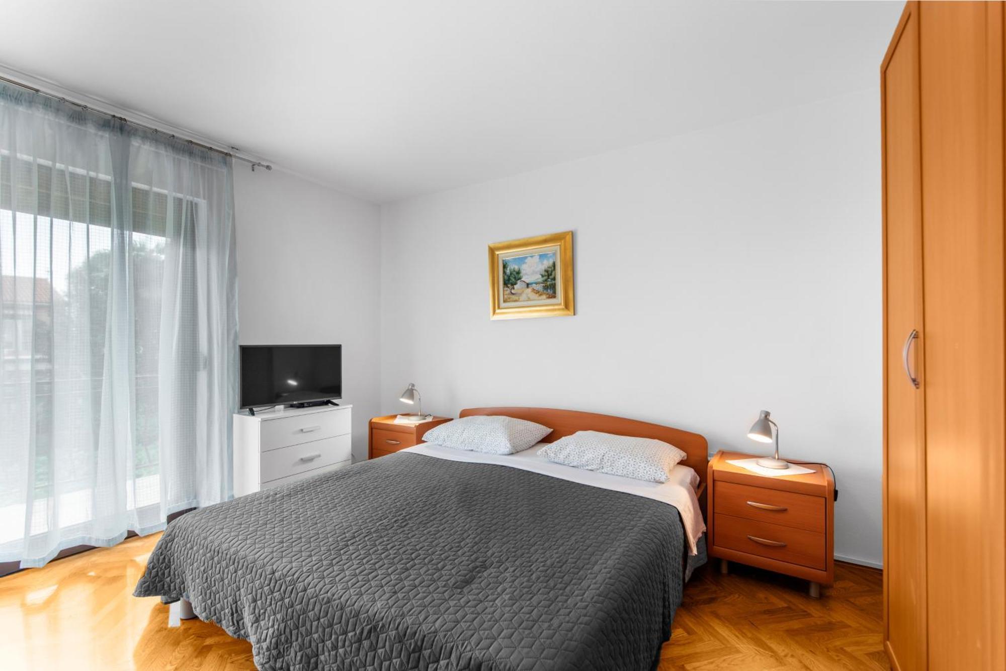 Apartments Feniks 波雷奇 外观 照片
