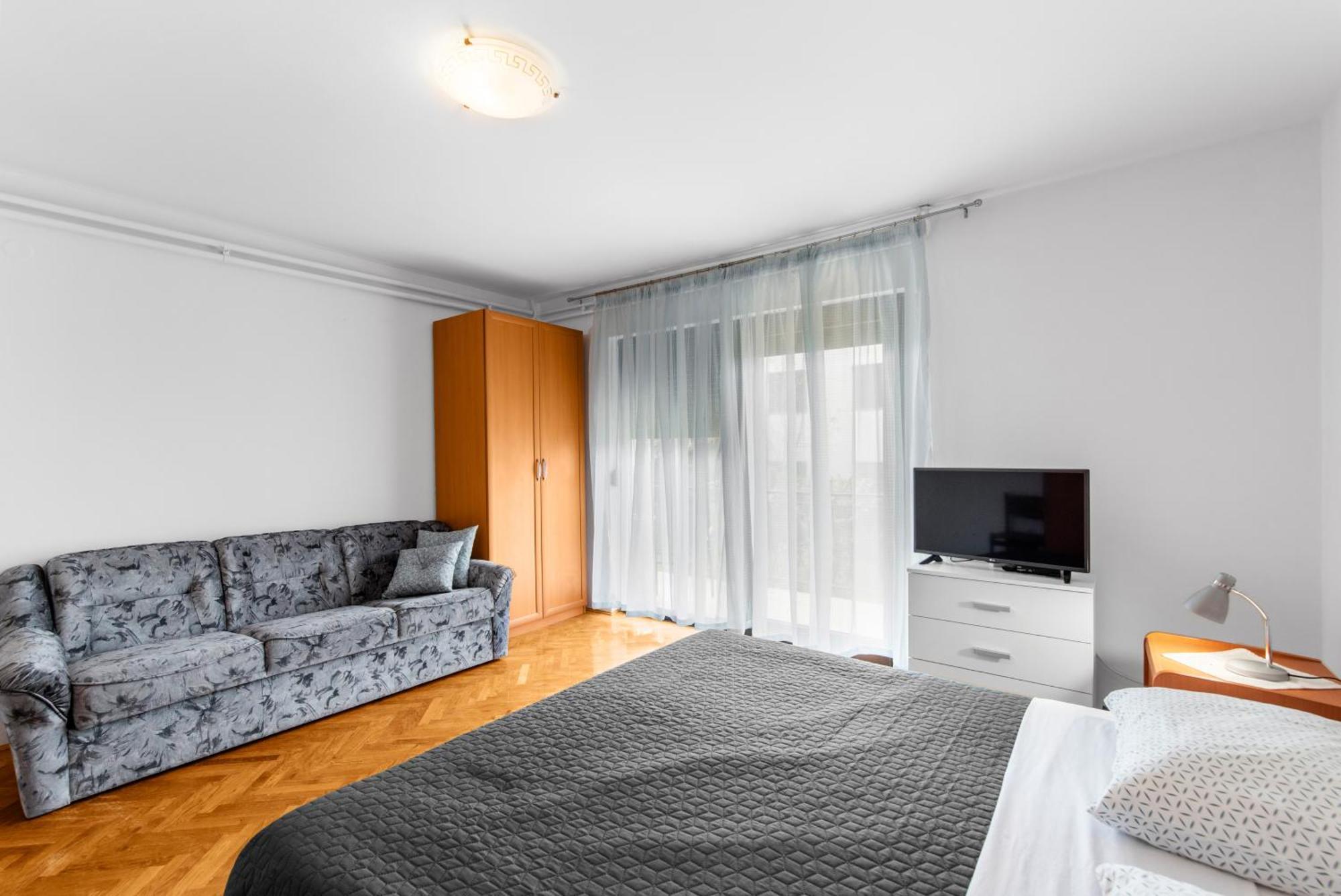 Apartments Feniks 波雷奇 外观 照片